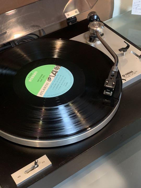 限定SALE正規品 動作品 YP-211 NATURAL SOUND レコードプレーヤー SPJE1-m73321055956 ヤマハ 大特価新品