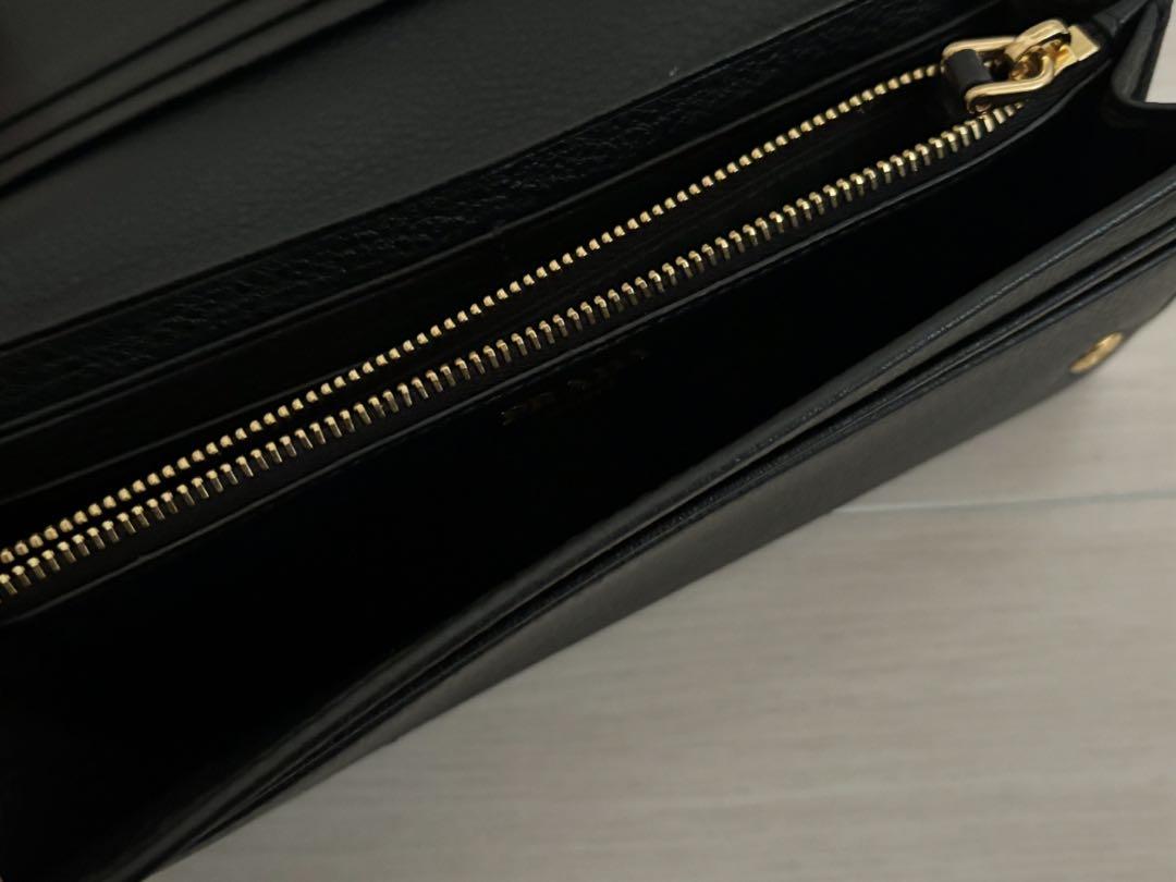 PRADA 長財布　レザー