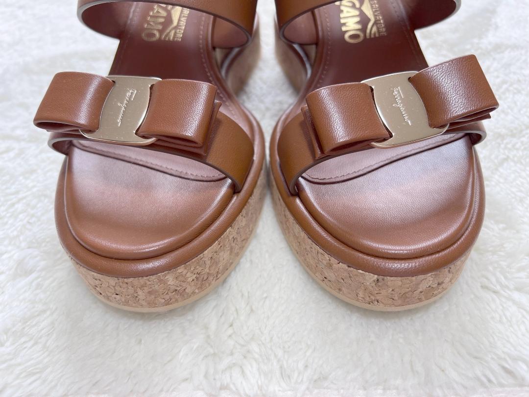 Salvatore Ferragamo 美品 GIUDITH サンダル 7D Salvatore Ferragamo 美品 GIUDITH サンダル 7D