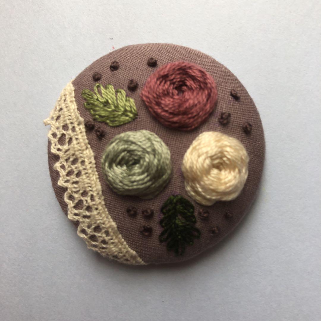 超特価激安 【専用】ハンドメイド 刺繍ブローチ ヘアゴム ...