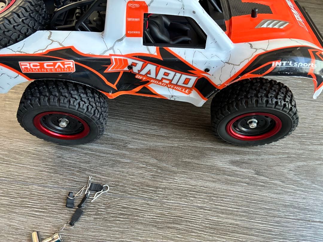 ラジコン 高速 メタルパーツ バッテリーは一個です ラジコン 高速 メタルパーツ バッテリーは一個です