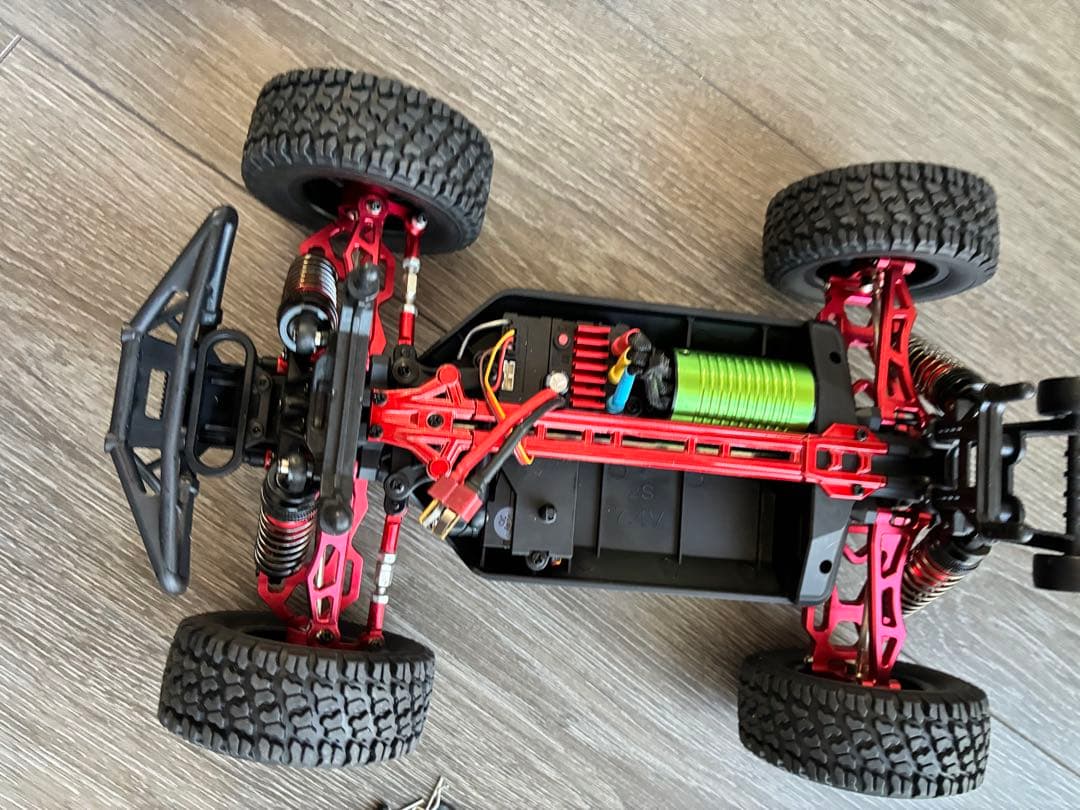 ラジコン 高速 メタルパーツ バッテリーは一個です ラジコン 高速 メタルパーツ バッテリーは一個です