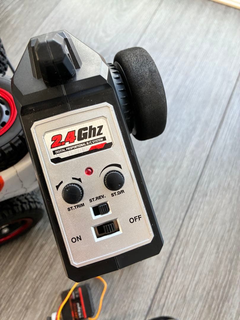 ラジコン 高速 メタルパーツ バッテリーは一個です ラジコン 高速 メタルパーツ バッテリーは一個です