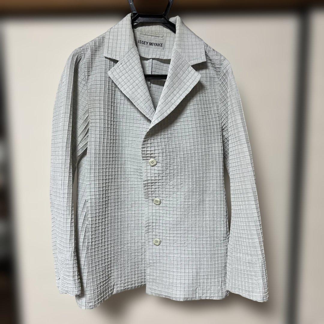 ISSEY MIYAKE 夏物テーラードジャケット ライトグレー
