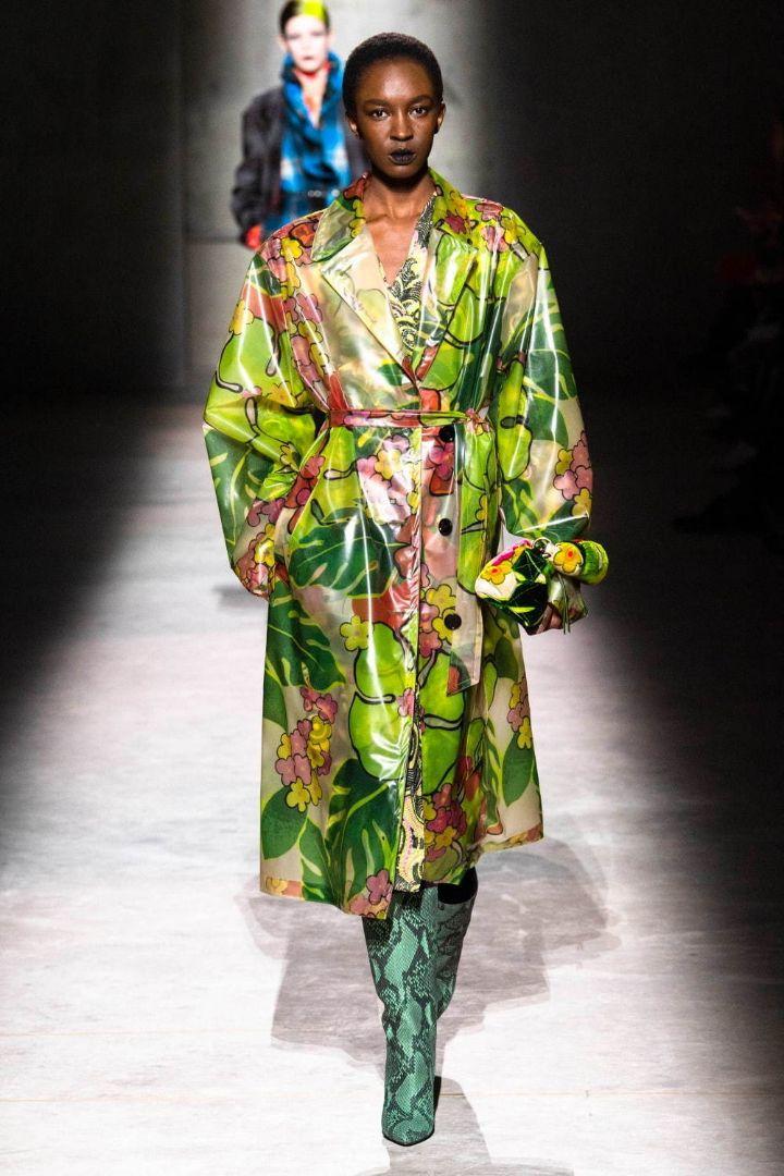 DRIES VAN NOTEN ドリスヴァンノッテン コート XS 2007724M0213 奇をてらわない“7六歩”」。大人がこの春選ぶべきドリス・ヴァン