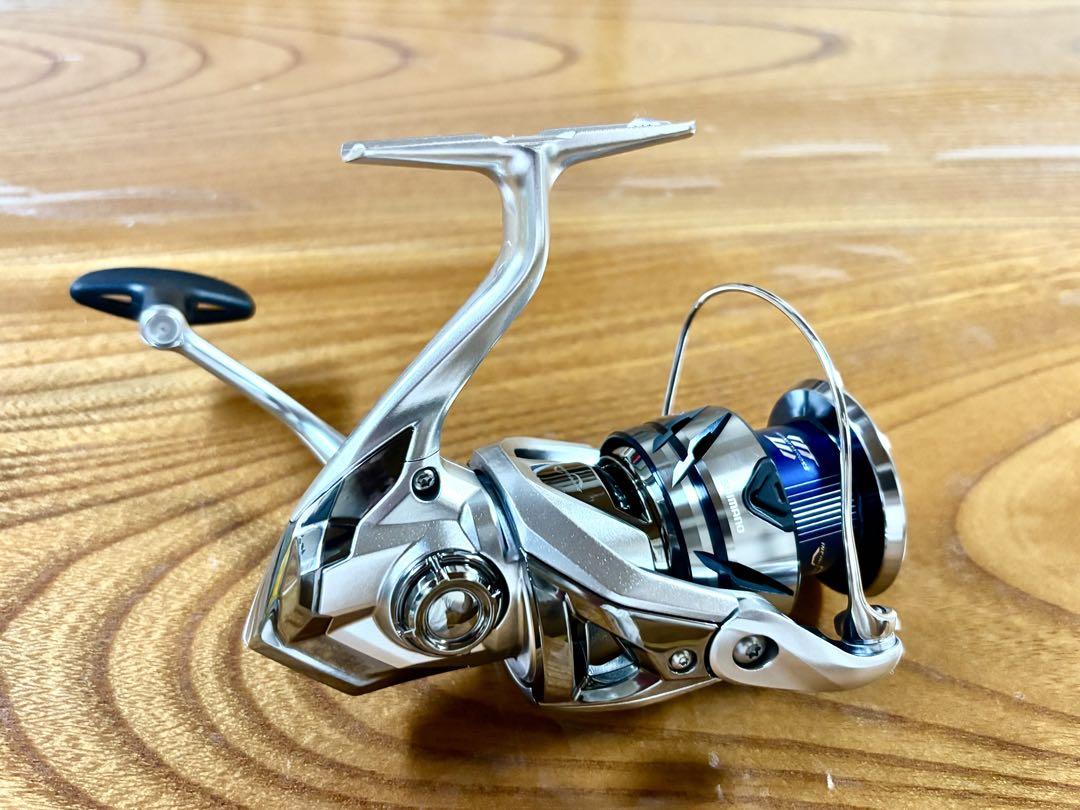 シマノ　23ストラディック c3000xg 新品未使用 シマノ 23 ストラディック C3000XG (2023年モデル) スピニング