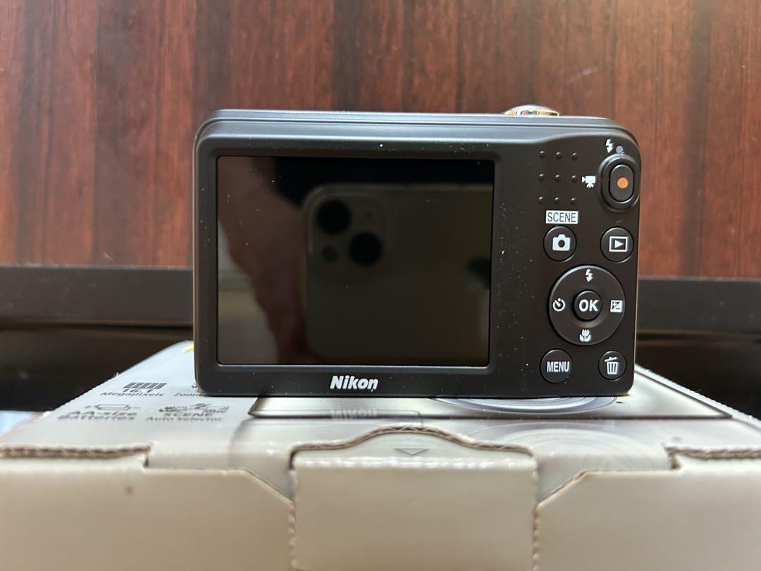 新品・未使用Nikon coolpix a10 シルバー① デジタルカメラ