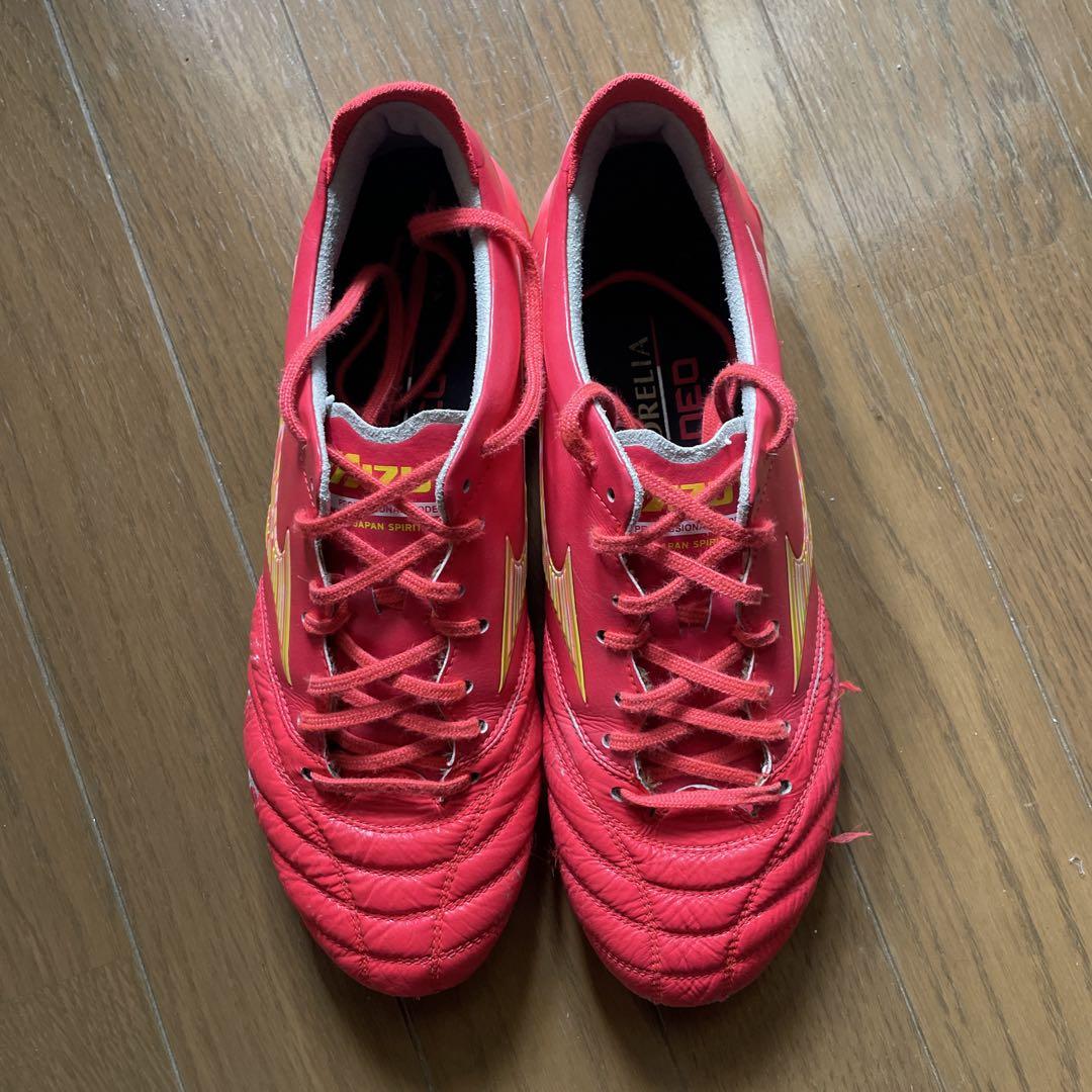Mizuno Morelia Neo レッド