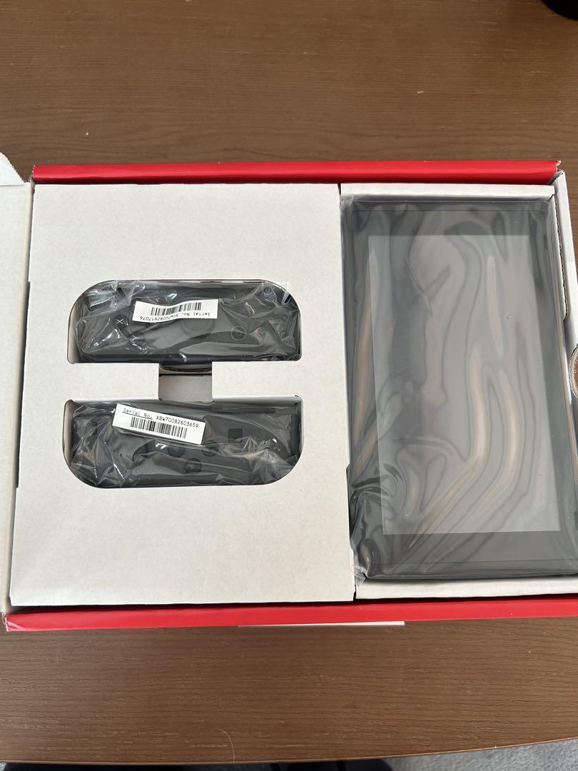 【新品未使用】　Nintendo Switch 本体 グレー Joy-Con付き