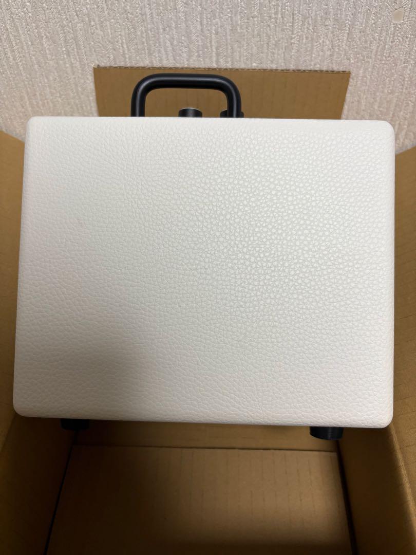 ベースアンプ　Phil Jones Bass NANOBASS X4