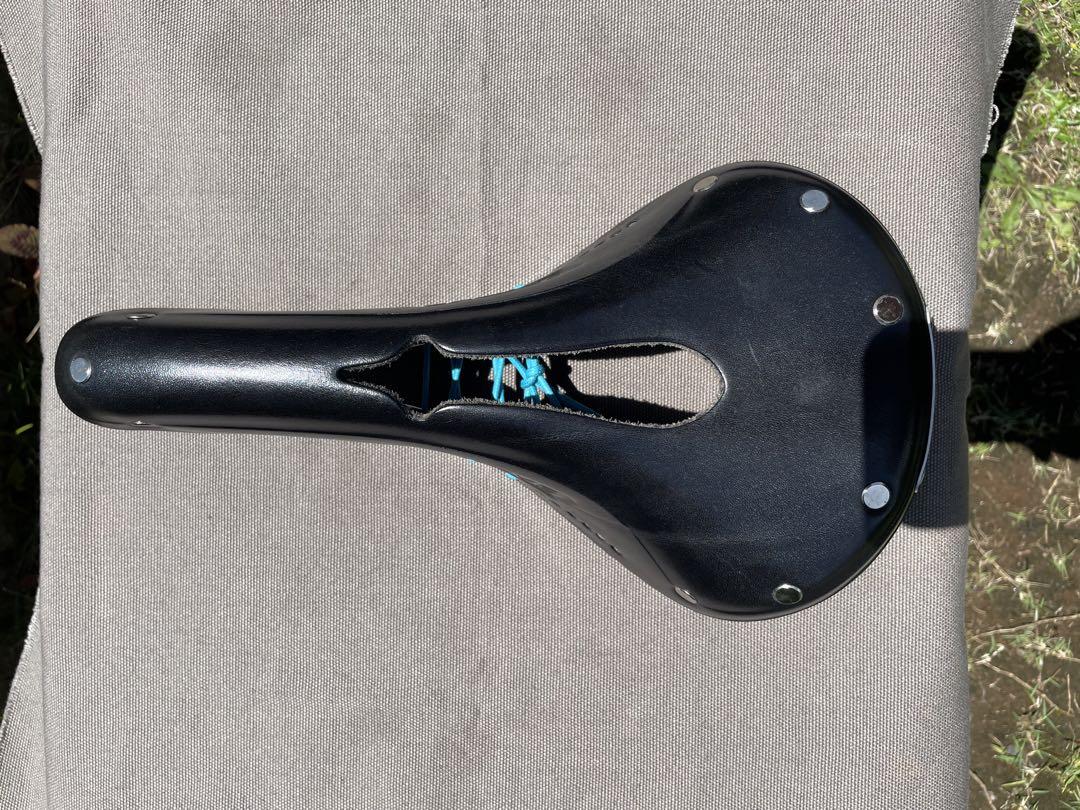 BROOKS* b17 narrow carved (black) ブルックス Brooks B17 Carved Narrow Saddle black for your bike