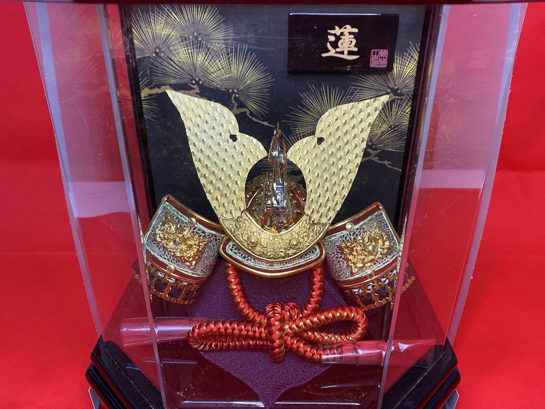 五月人形　竜頭付き兜飾り　六角アクリルケース入・コンパクトサイズ