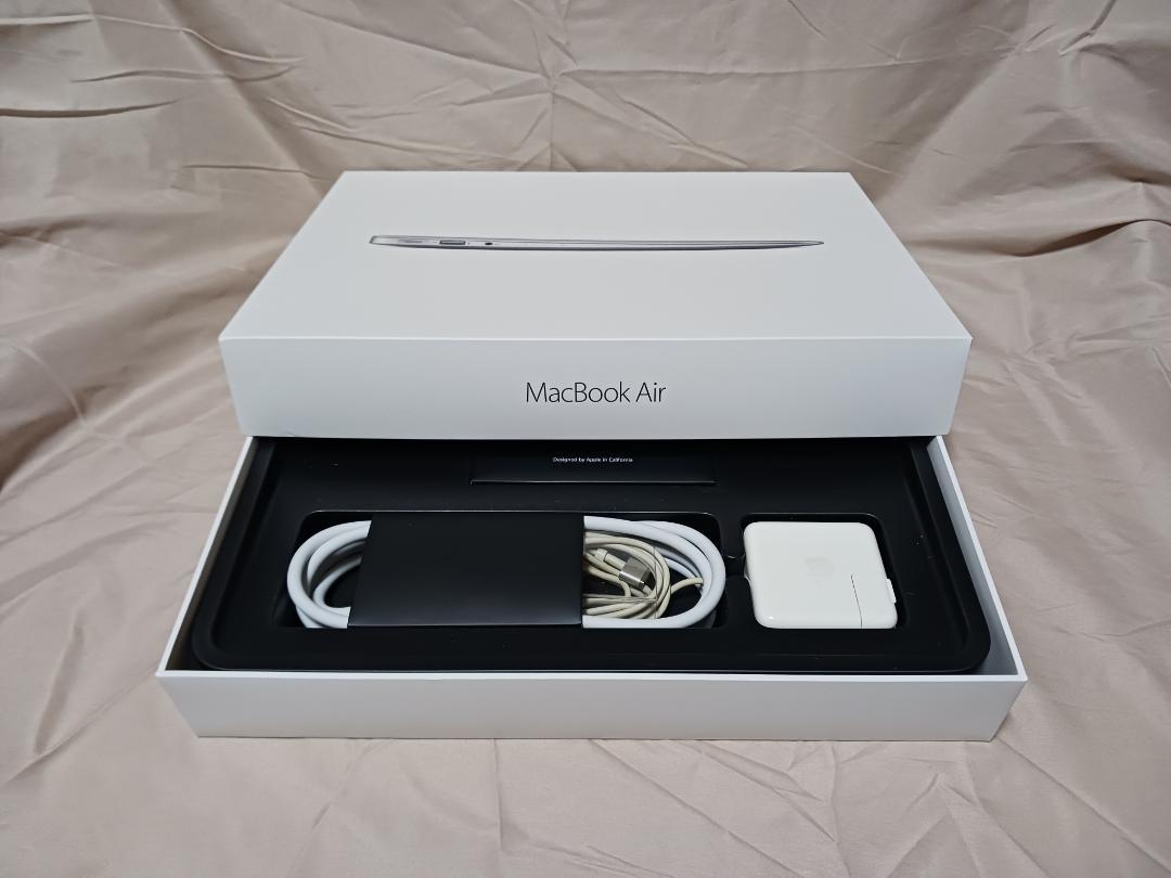 MacBook Air 13インチ　i7モデル　動作品