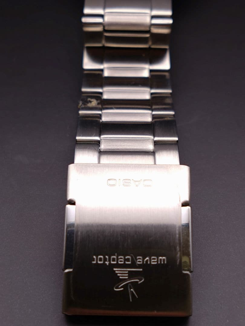 新品!カシオソーラー電波時計!WVH-100DJ-7AJF!4.4万円! 驚きの値段