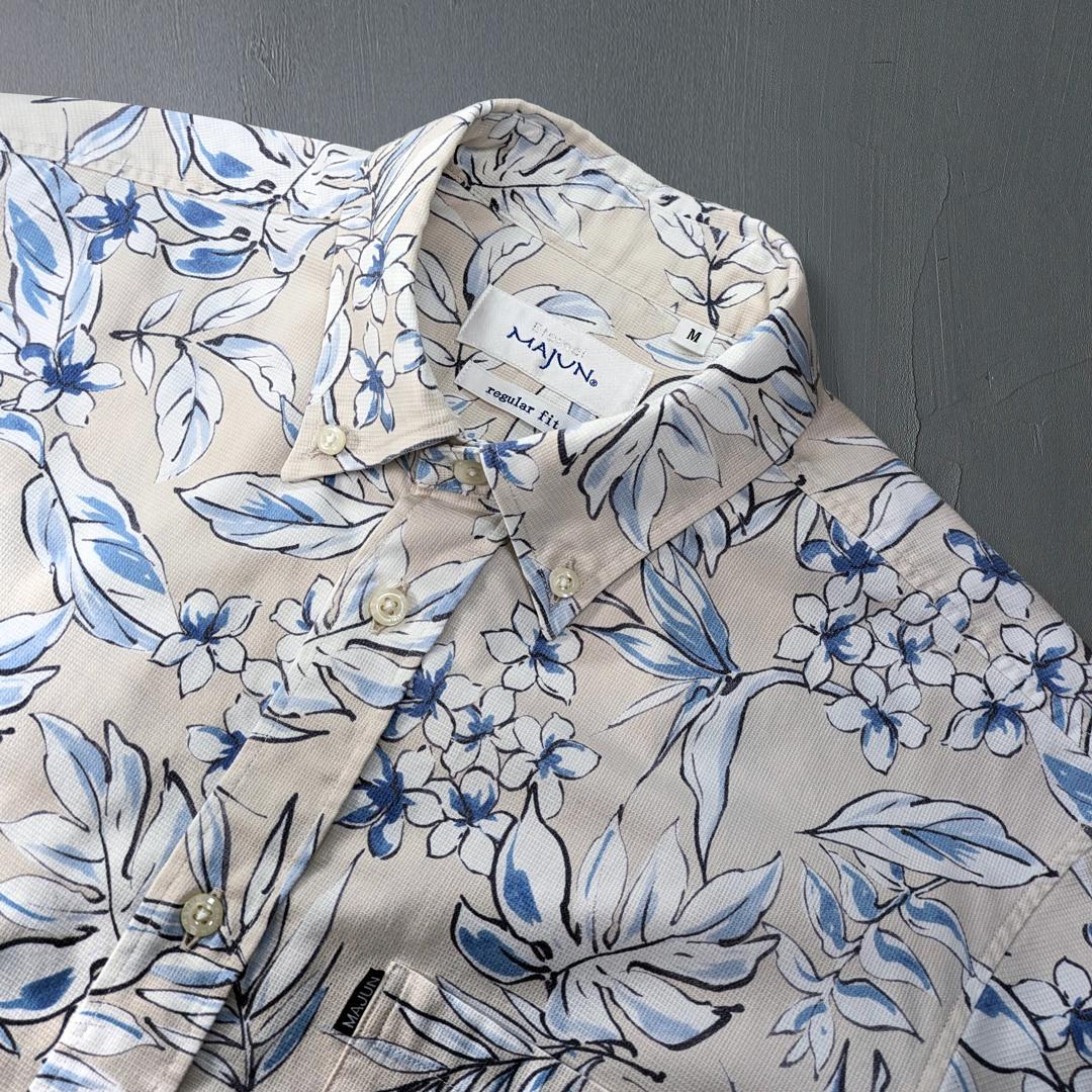 【美品】 マジュン かりゆし ルーシッドサマー　南国をモチーフ シワになりにくい