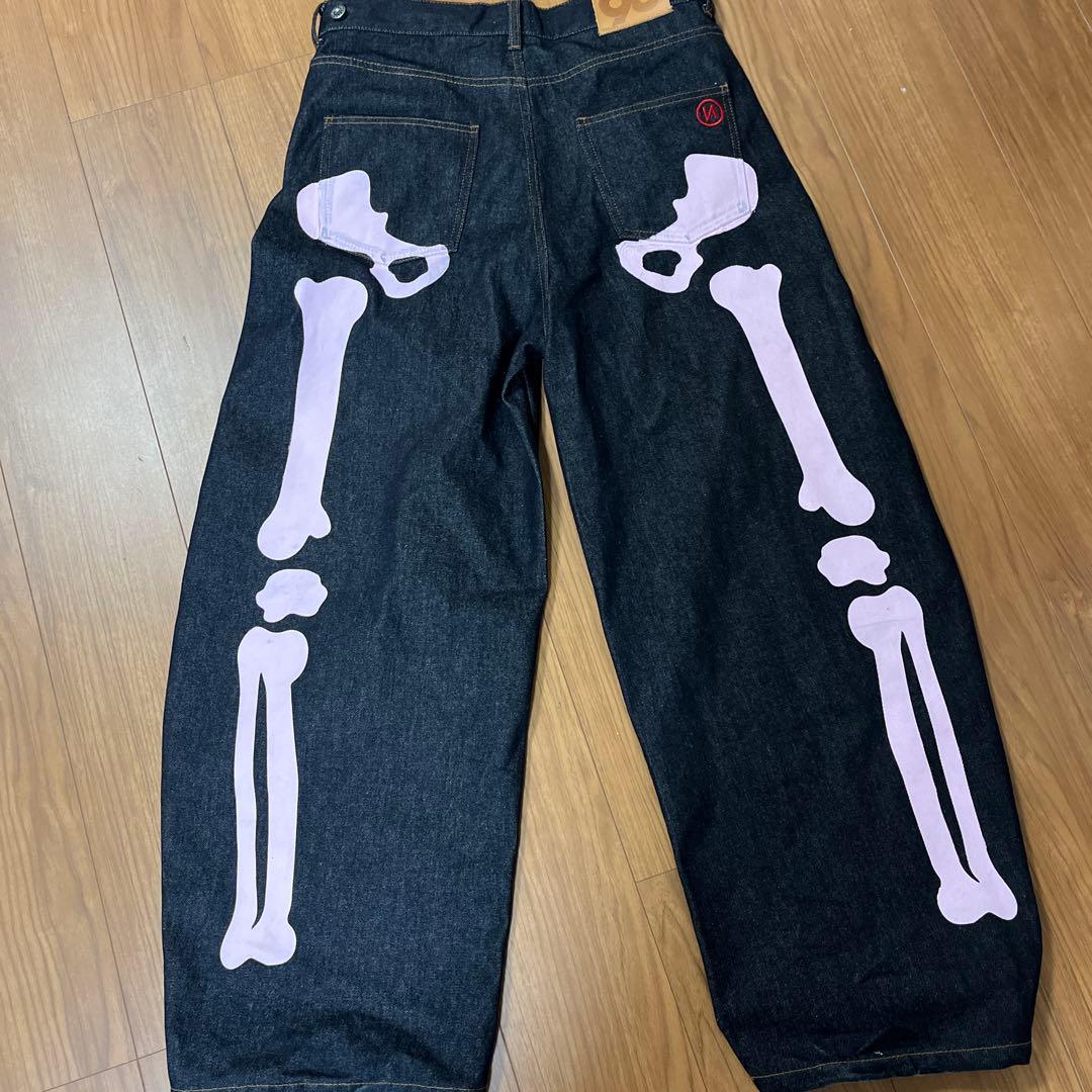 9090 骨プリント ダークデニム ワイドパンツ