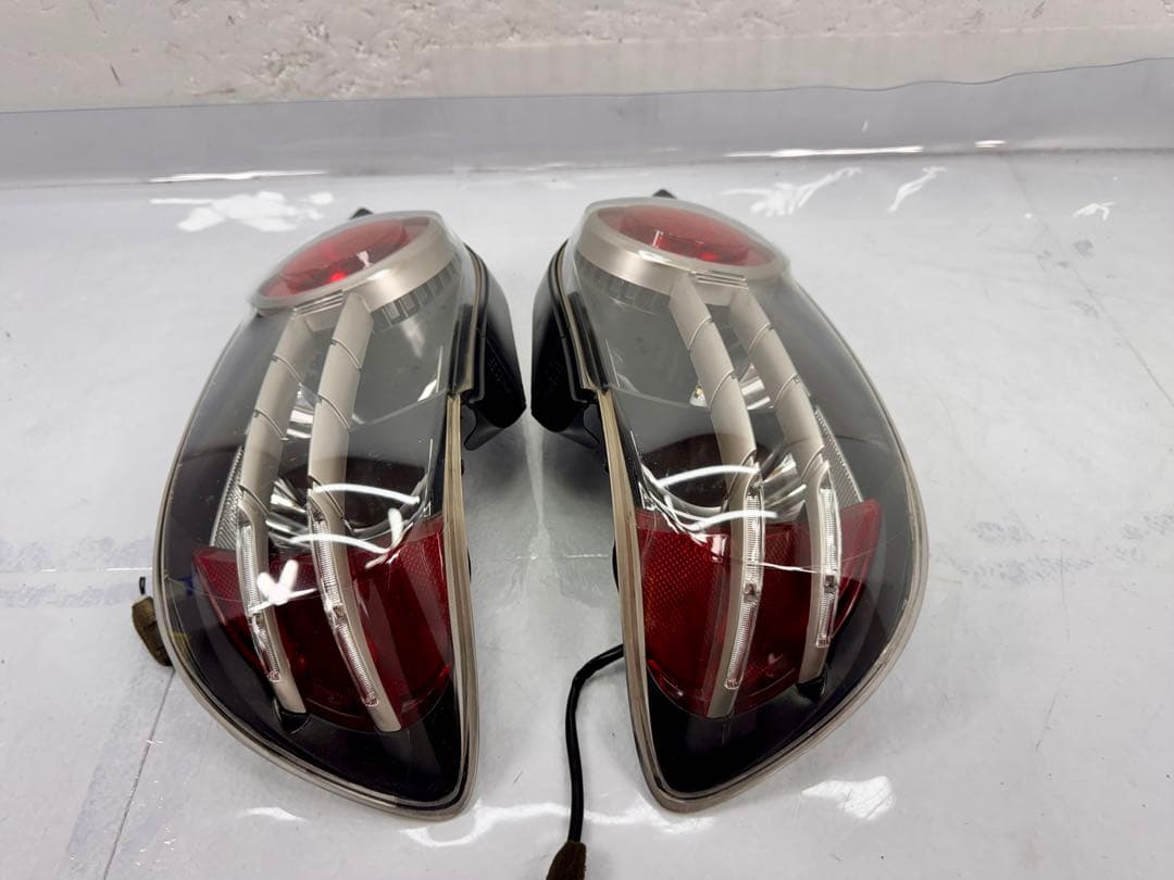 テールランプ目立った傷や汚れなし