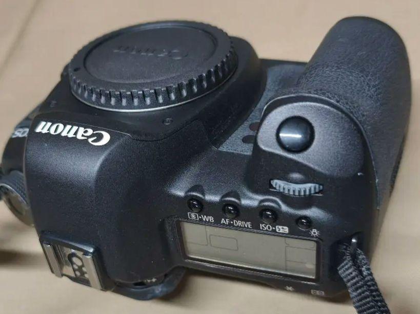 【美品】Canon EOS 5D Mark II デジタル一眼レフ