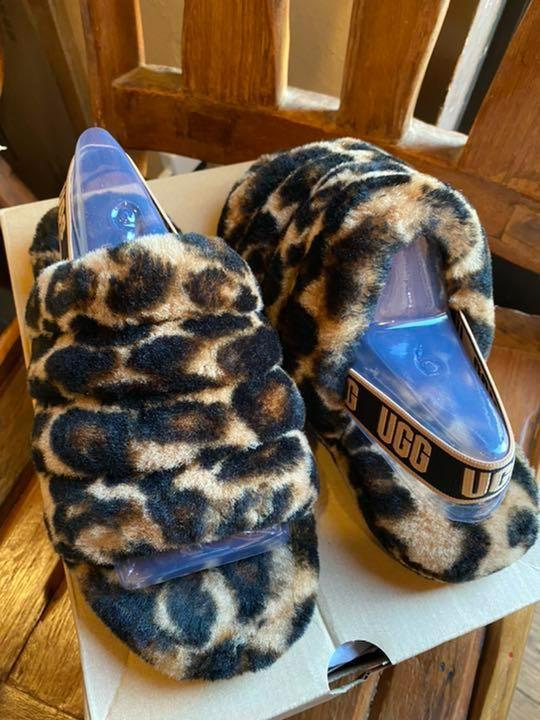 今期新作✨23~23.5✨UGG✨FLUFF YEAH✨PANTHER✨4