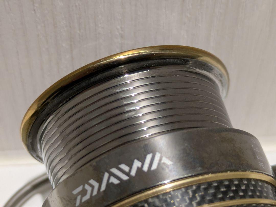 ダイワ　LUVIAS 2506H スピニングリール