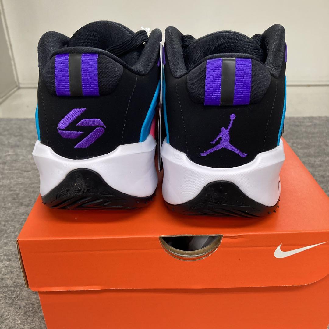新品NIKEナイキレディーススニーカージョーダンバスケットシューズバッシュ ジョーダン（JORDAN）（レディース）バスケットシューズ