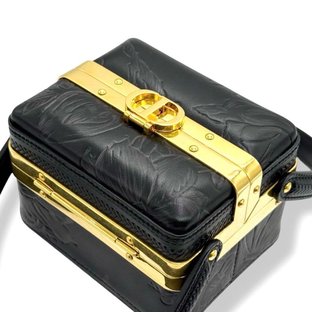 バニティバッグ