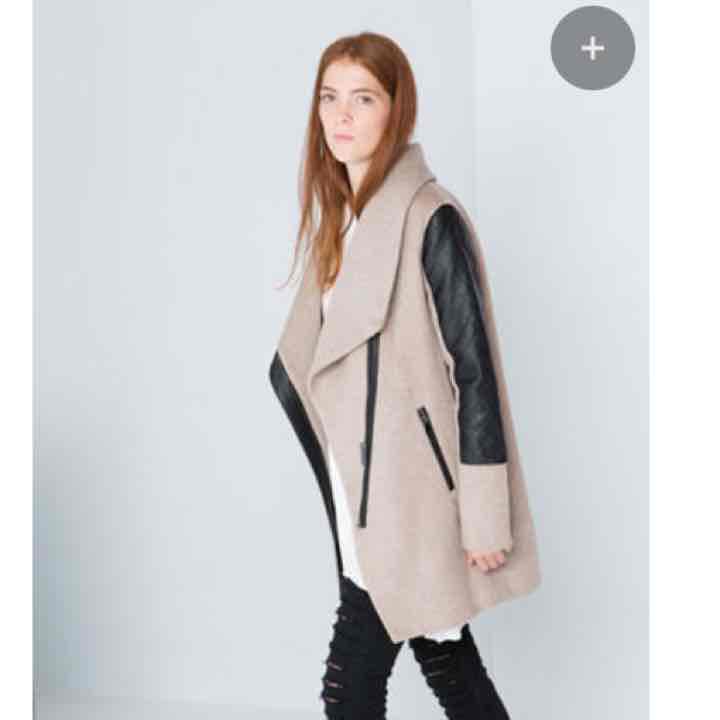 Bershka(ベルシュカ) コート(レディース) - 海外通販のBUYMA