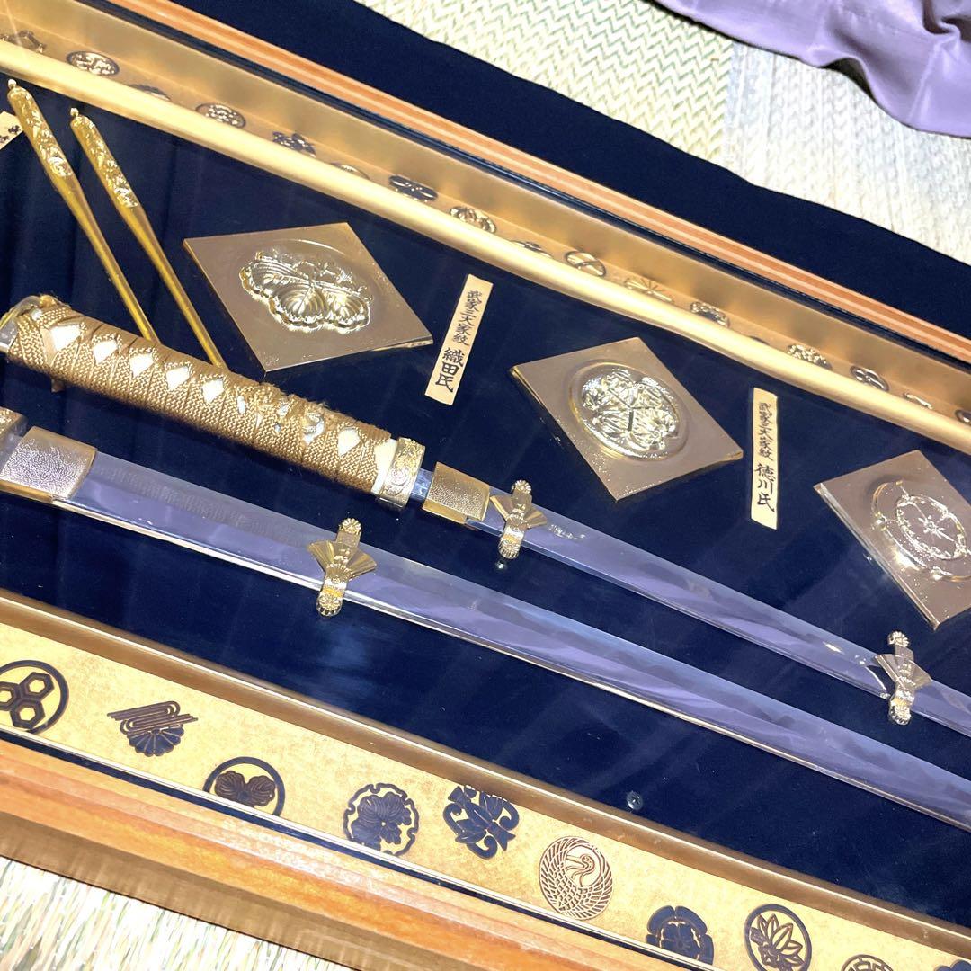 早い者勝ち★【模造刀】武家三大家紋　鍔　レプリカ　額入り★送料込み★ 早い者勝ち☆【模造刀】武家三大家紋 鍔 レプリカ 額入り☆送料
