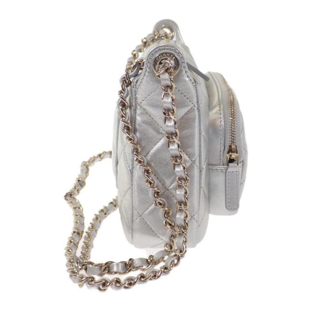 流行りのシルバーカラー【CHANEL】チェーンクラッチバッグ