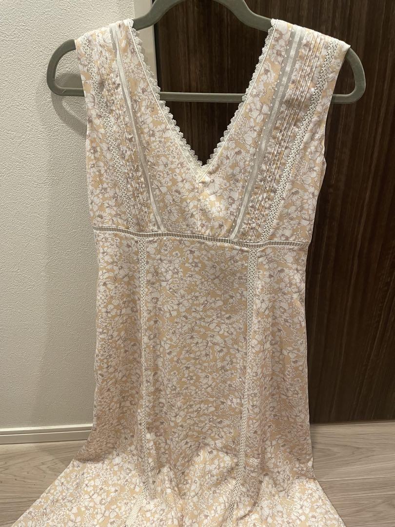 ワンピース Her lip to Lace Trimmed Floral Dress