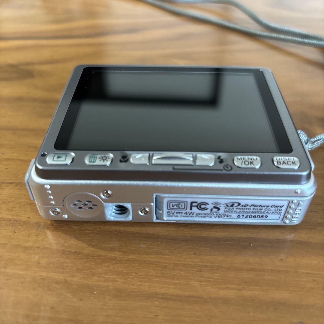 Fujifilm FinePix V10 コンパクトデジタルカメラ 中古品