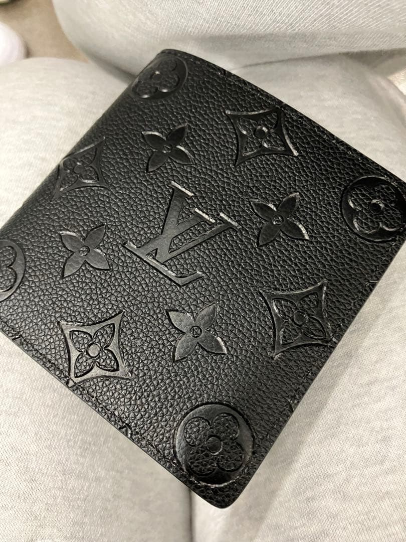 LOUIS VUITTON 黒 レザー 折り財布