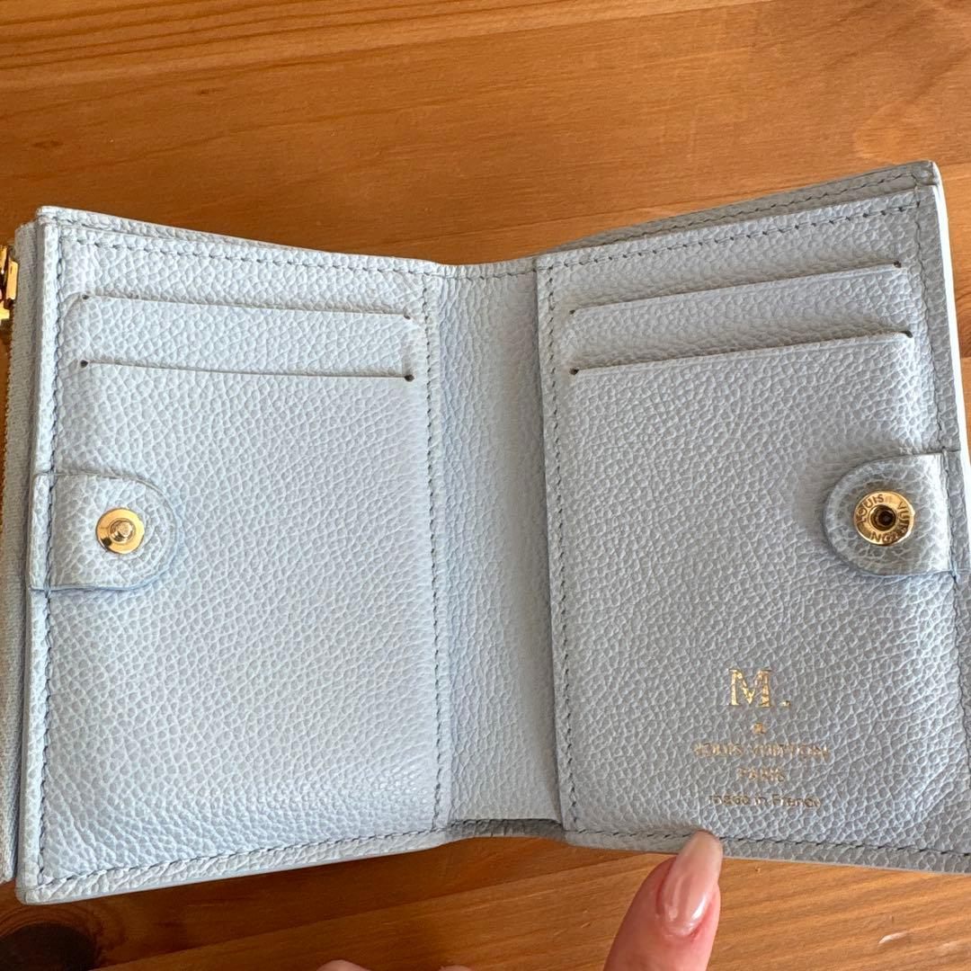 LOUIS VUITTON ライトブルー 二つ折り財布 LOUIS VUITTON ライトブルー 二つ折り財布