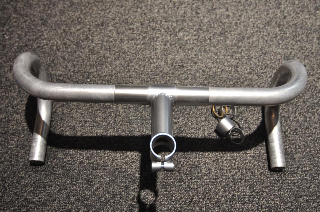 送料込み！NITTO 1インチ アヘッドステム 同色スペーサーの