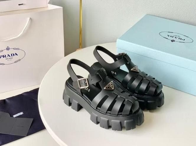 プラダ レディース ストラップサンダル ブラック