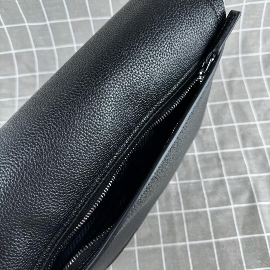 PRADA プラダ ショルダーバッグ レザー PRADA プラダ ショルダーバッグ レザー