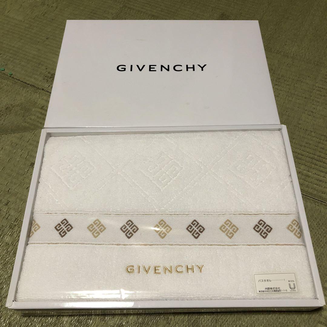 新品未使用、GIVENCHYバスタオル