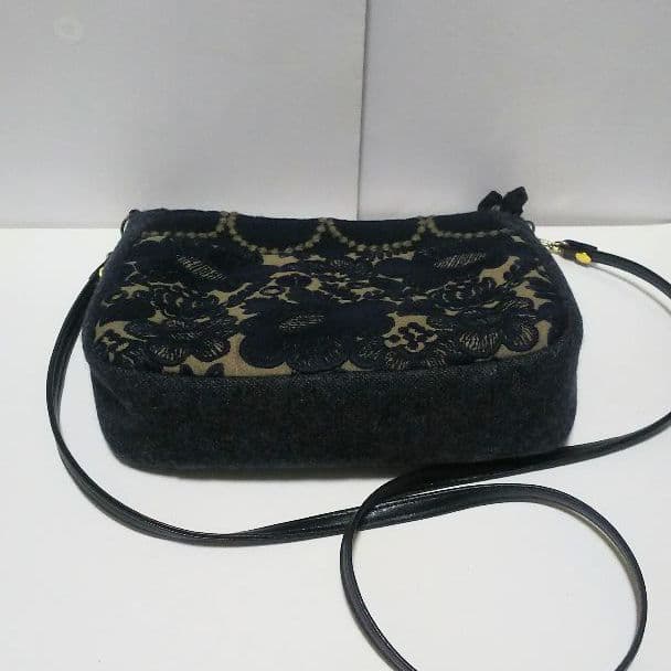 ミナペルホネン 新作smile flower(カーキ) ショルダーバッグ ポーチ