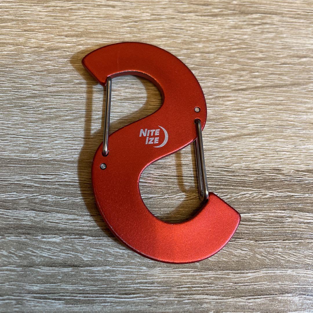 小物 Supreme Nite Ize S Logo Keychain red