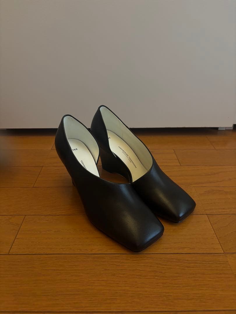 HYKE wedge pumps 色:ブラック