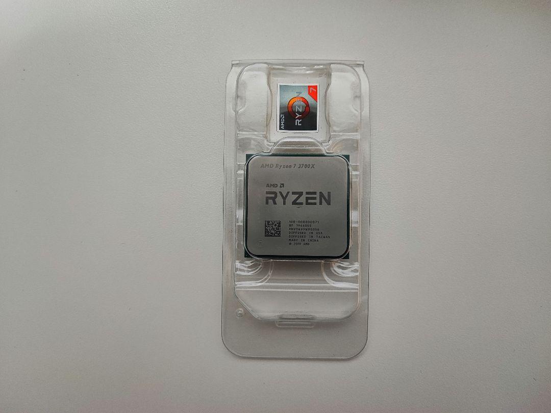 RYZEN 7 3700X
