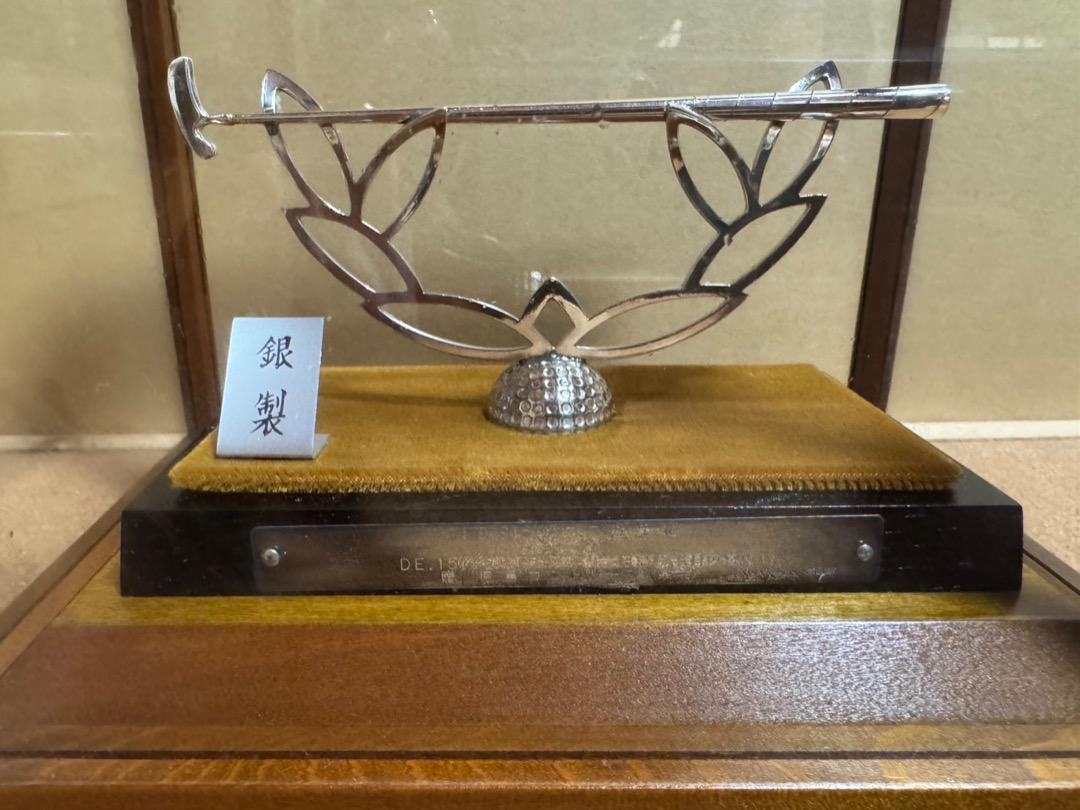銀製 花形トロフィー ゴルフ