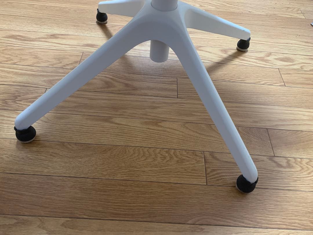 モダンアームチェア ライトグレー