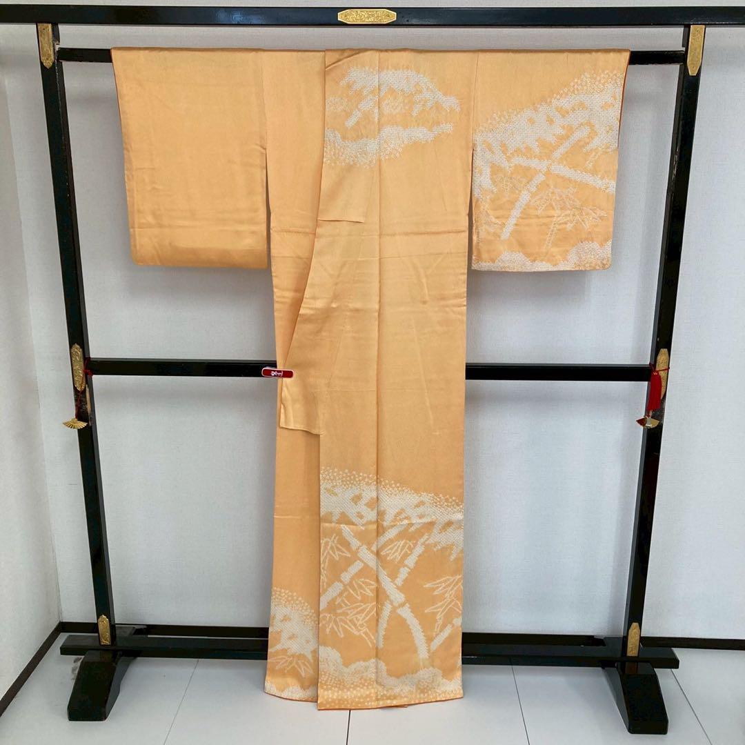 お歳暮 光沢感ある生地 鹿子絞り 紋無し 付け下げ 正絹 U- 着物 袷 広衿 着物・浴衣