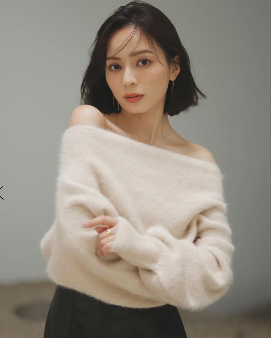 anuans ラクーンフォックスオフショルニットプルオーバー