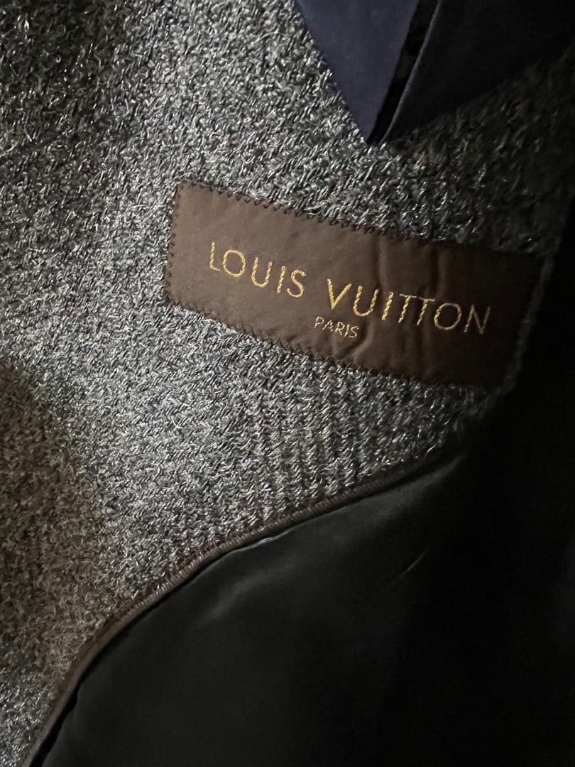 LOUIS VUITTON グレー チェスターコート 46 新品未使用 LOUIS VUITTON グレー チェスターコート 46 新品未使用