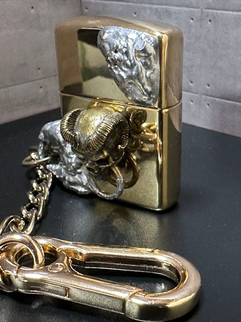 zippo Brass Skull Amor