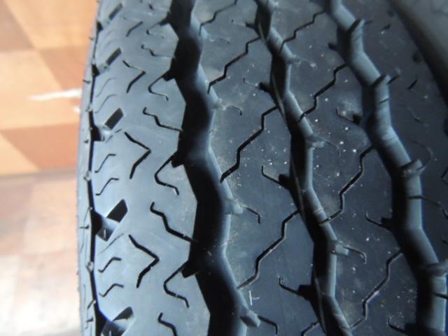 T69145|80R12 LTブリヂストン4本スチールホイール付き