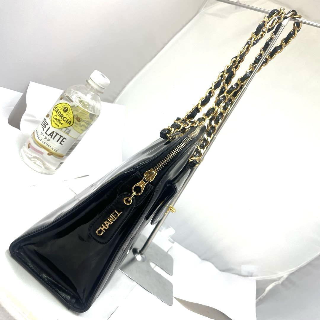 シャネル ショルダーバッグ エナメルターンロック レザーCHANEL チェーン