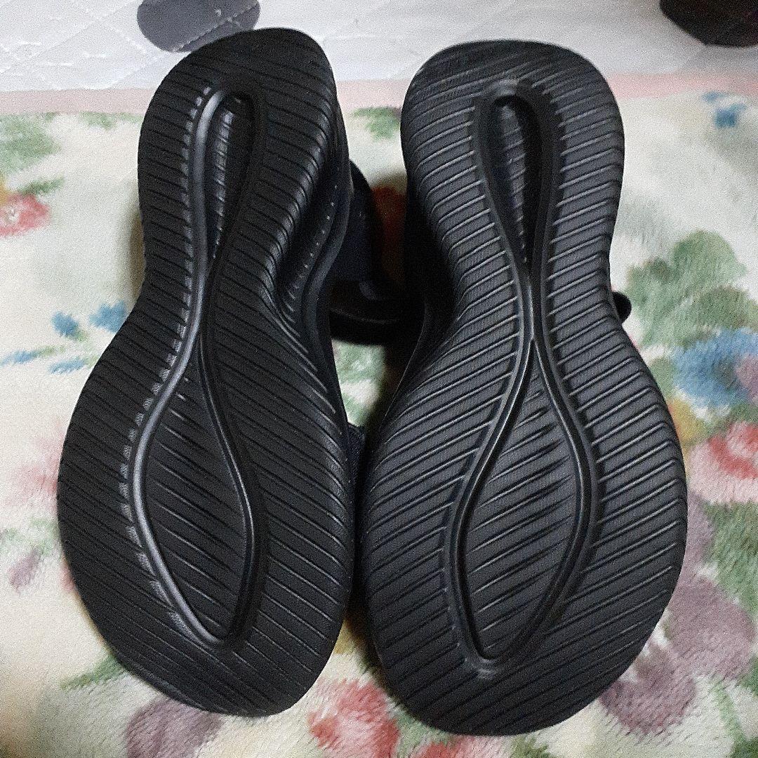 スケッチャーズスリップインサンダル　23cm 黒